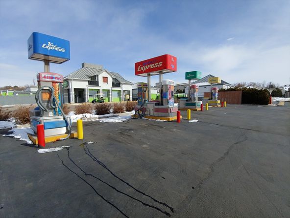 Lotus Car Wash: 5155 Austin Bluffs Pkwy, Colorado Springs, CO 80918